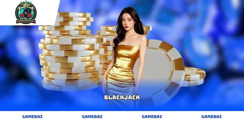 Bàn bài Blackjack với các lá bài đạt 21 điểm hoàn hảo